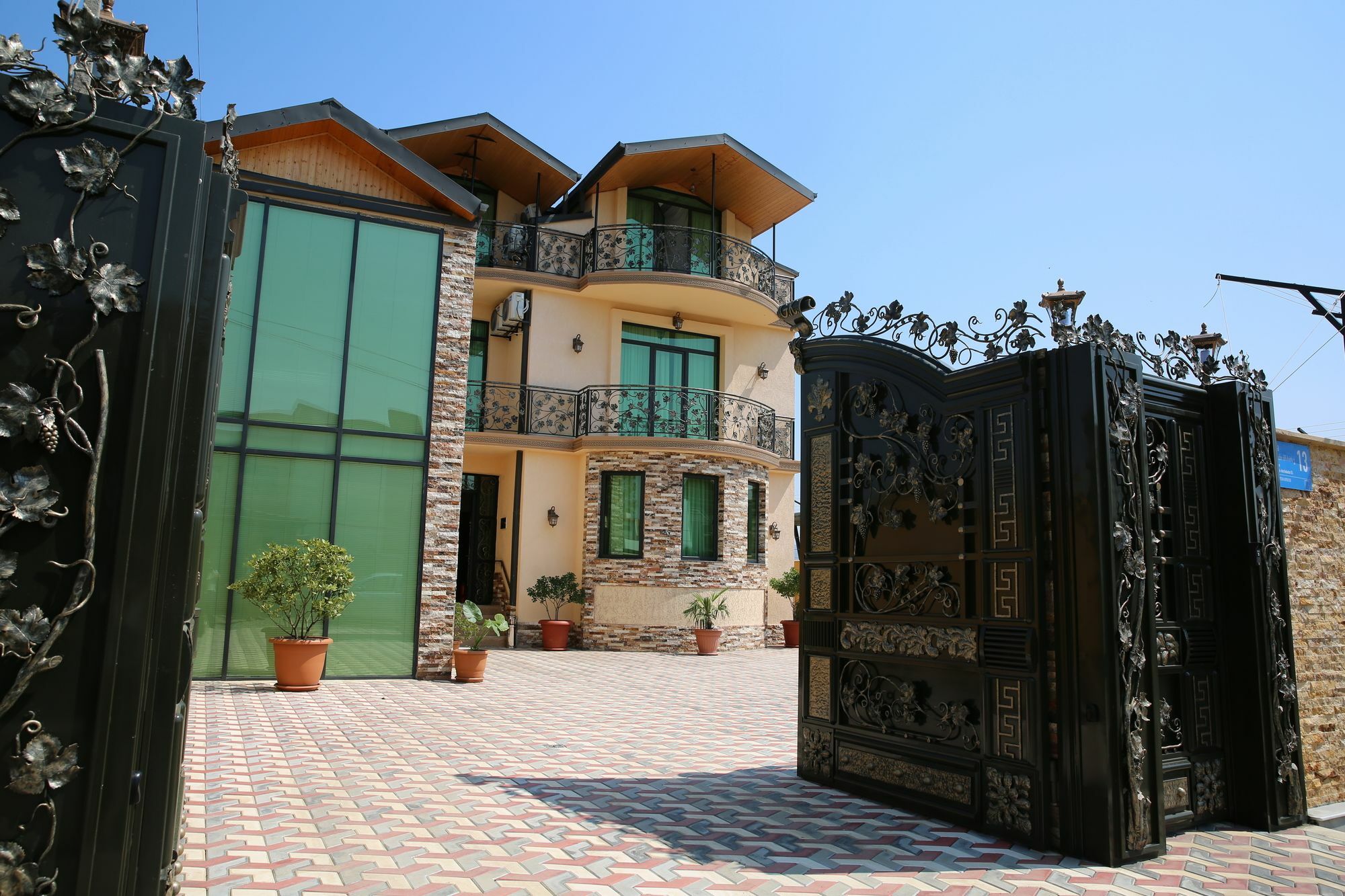 Gk Villa Tbilisi Eksteriør bilde